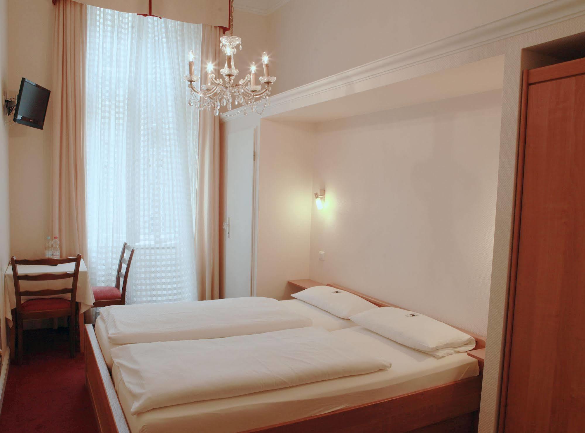 Hotel Pension Fasanenhaus Berlin Luaran gambar